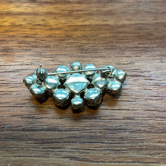 Elegant Rhinestone Silver Tone Brooch - Picture 2 of 3